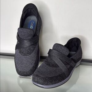Orthofeet Women’s 7.5 X-Wide Slip On Shoes